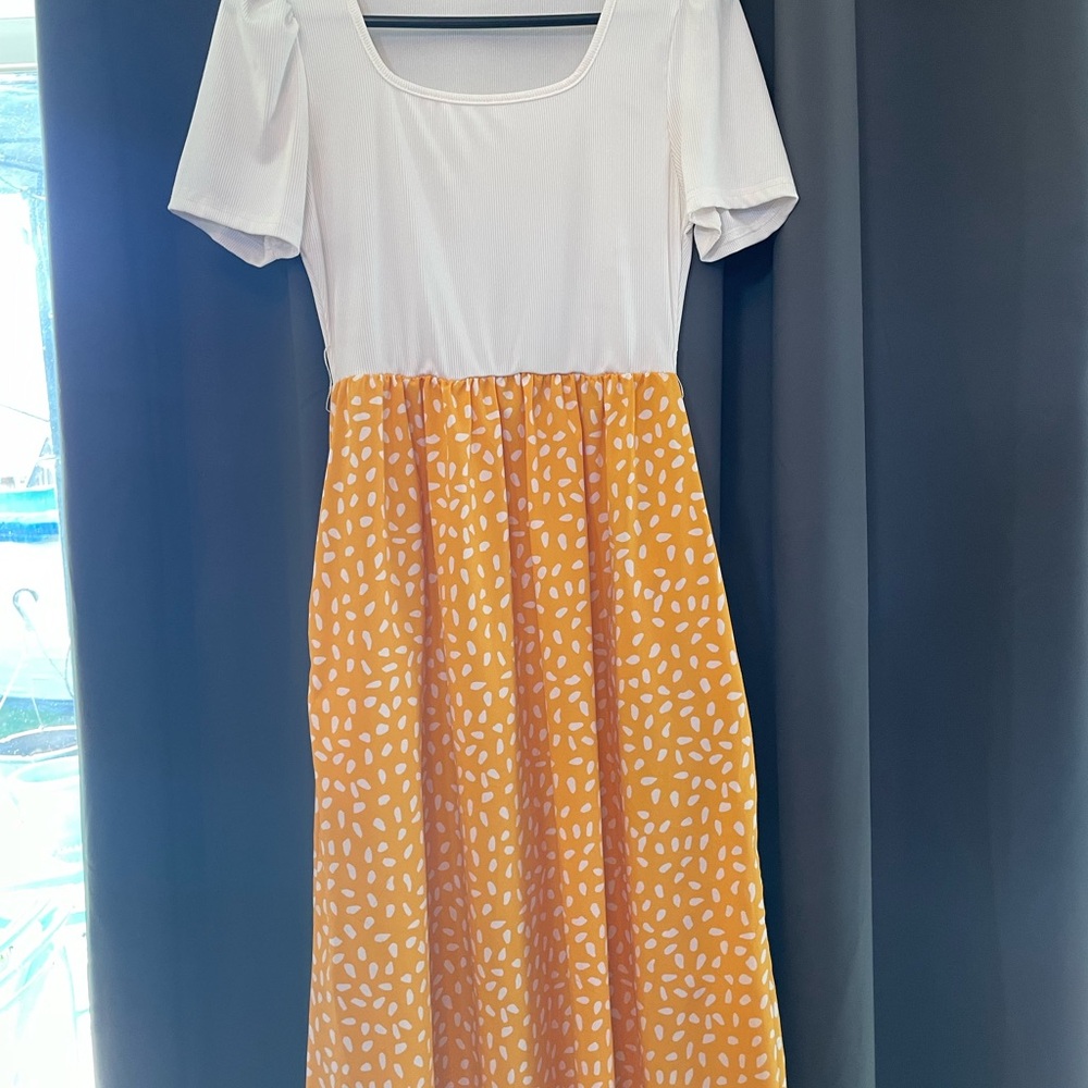 Amazon Women's Midi Dress - White and Orange